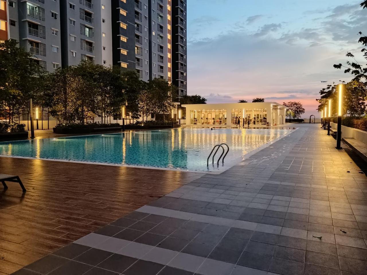Alanis Suites KLIA by Cotton Cloud — 4-Star Luxury Hotel in Sepang, Malaysia