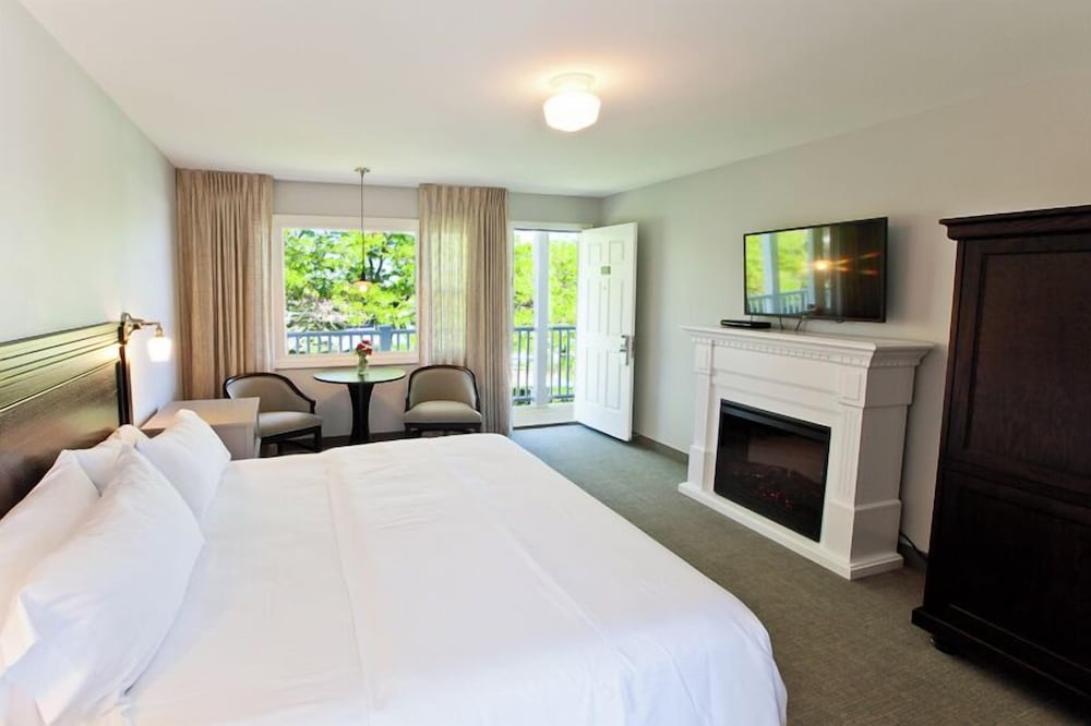Seaglass Inn & Spa - photo 11