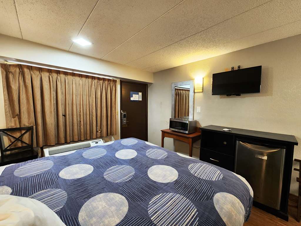 Americas Best Value Inn & Suites Little Rock at Scott Hamilton Dr - photo 17