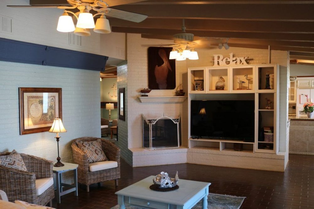 Pelican Bay Resort - photo 40