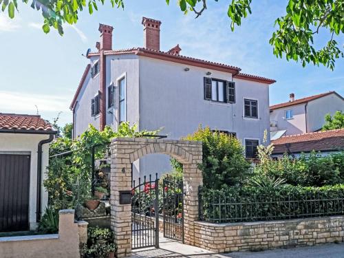 Apartment Dragica by Interhome — 4-Star Luxury Hotel in Medulin, Croatia