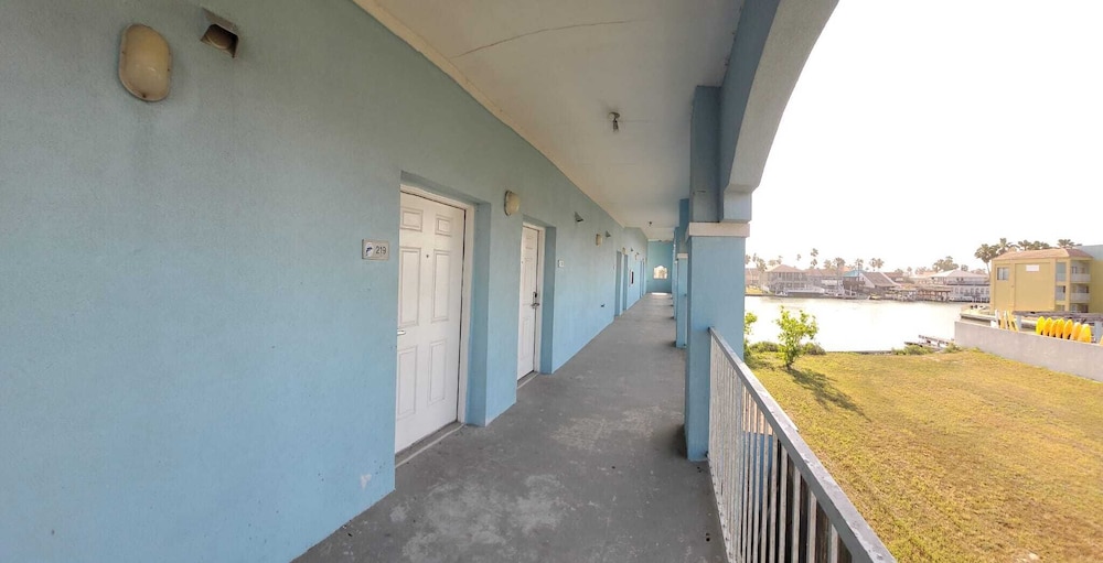 Casa Bella Hotel and Suites - photo 22