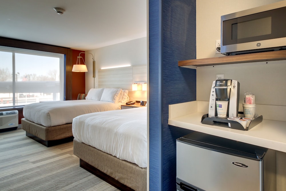 Holiday Inn Express & Suites Galesburg by IHG - photo 6