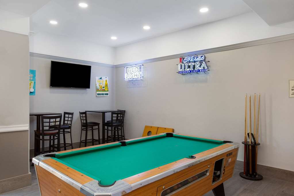 La Quinta Inn & Suites by Wyndham Raymondville - photo 116