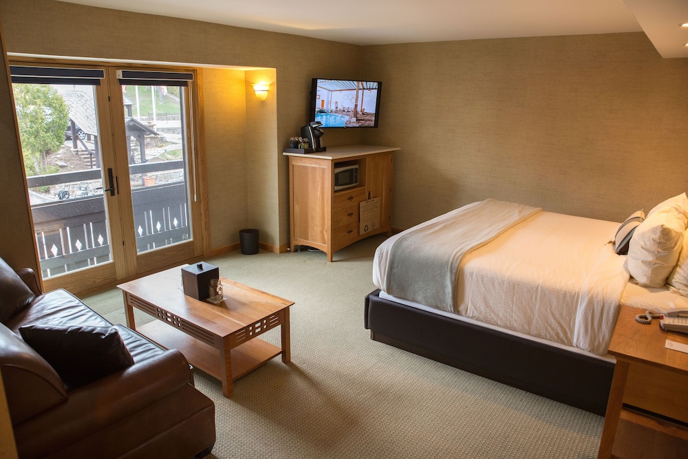 Golden Arrow Lakeside Resort - photo 13