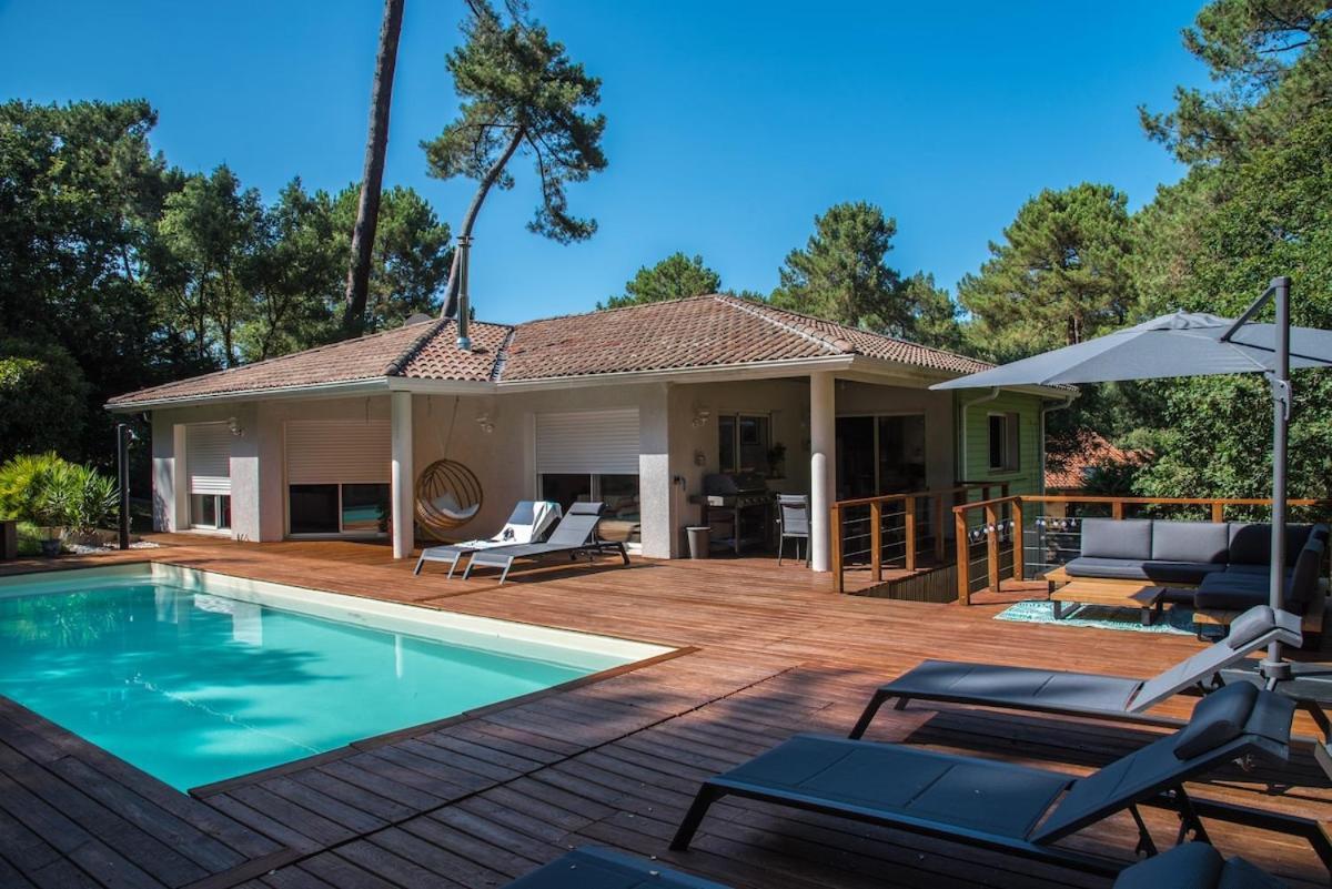 Connemara Superbe Villa Avec Piscine Au Cœur de la Foret Acces a la Plage En Velo — 4-Star Luxury Hotel in Soorts-Hossegor, France