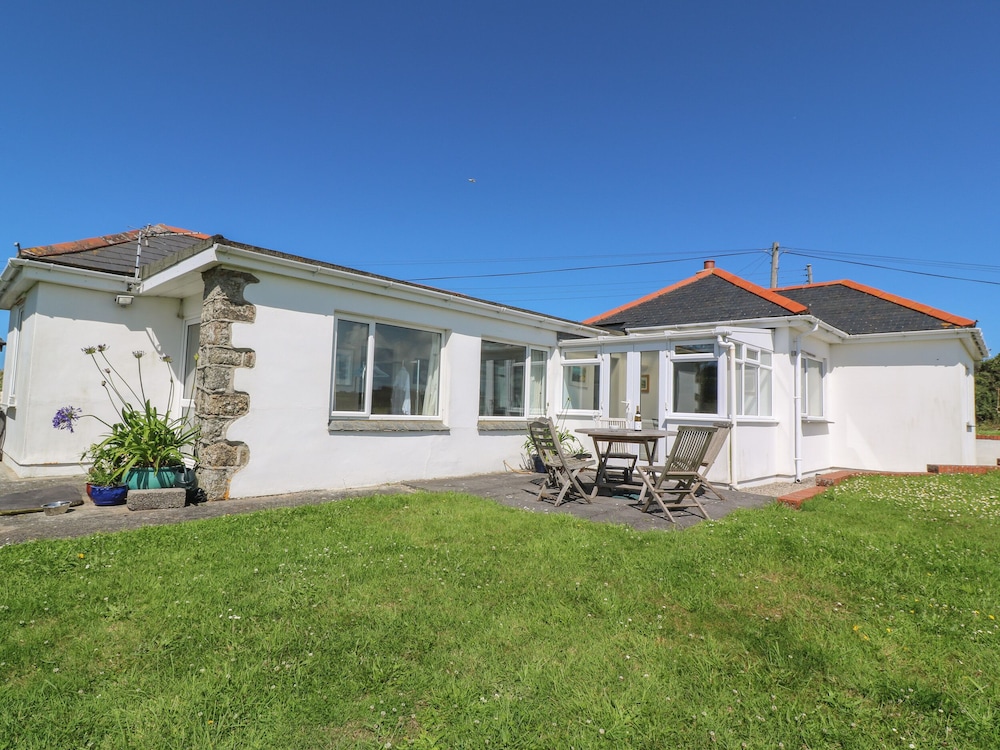 Rospletha Bungalow — 4-Star Luxury Hotel in Penzance, United Kingdom