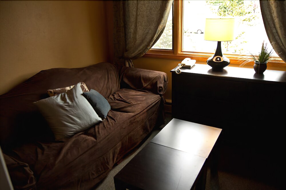 Anchorage Downtown Hotel - photo 8