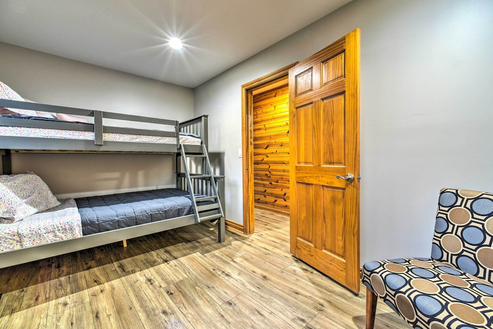 Lakefront Applegate Retreat with Private Beach — 4-Star Luxury Hotel in Croswell, United States