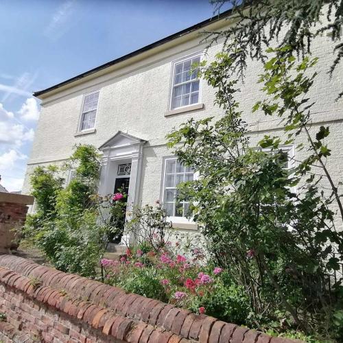 Dunham House — 4-Star Luxury Hotel in Newark On Trent, United Kingdom