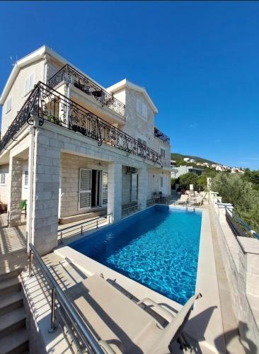 Villa Mare Apartments — 4-Star Luxury Hotel in Tivat, Montenegro