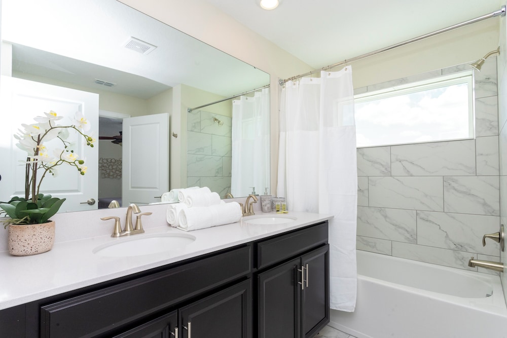 Gorgeous 4Bd Close to Disney w Pool @ Champions Gate Resort 1196 - photo 32