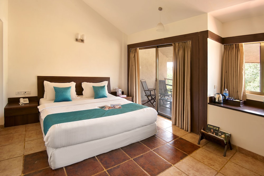 Manas Resort with Petting Zoo in Igatpuri, India