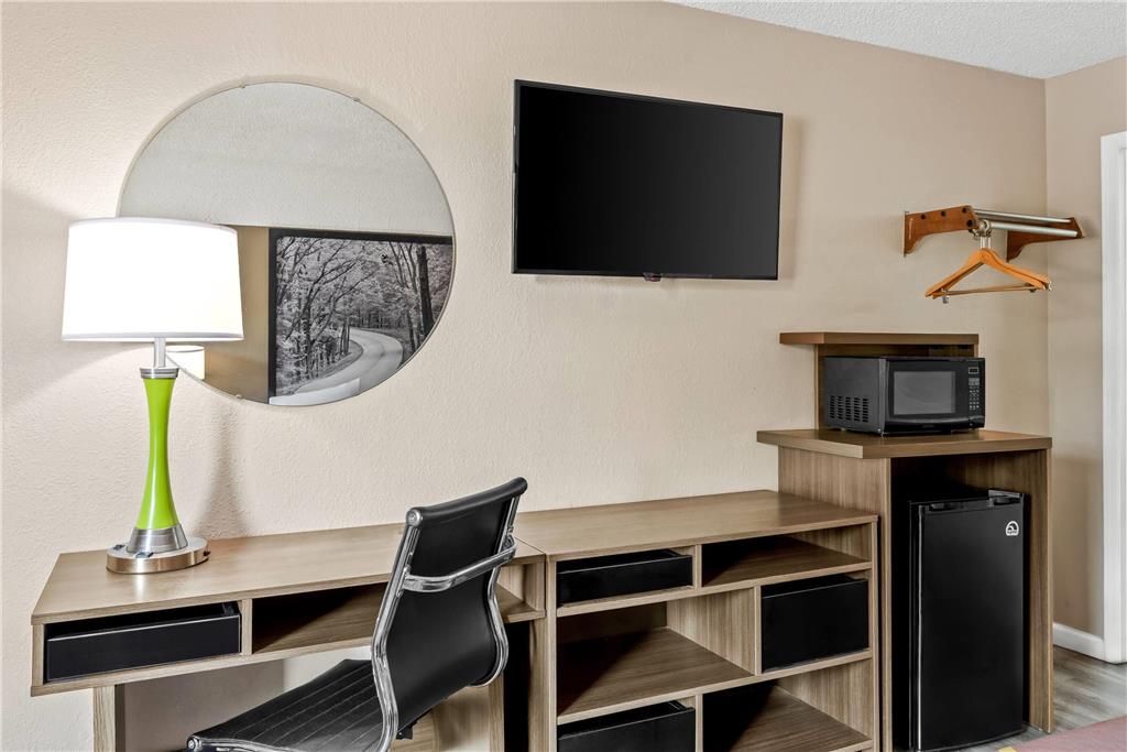 Super 8 by Wyndham Brownsburg - photo 24