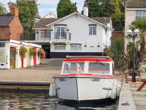 Tracara in Horning, United Kingdom