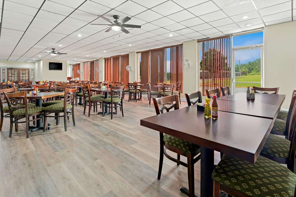 Quality Inn Americus - photo 23