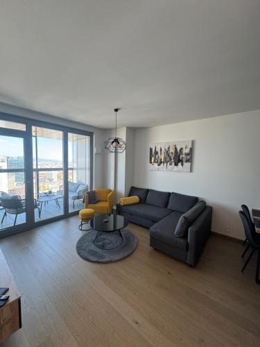 Eurovea tower 31 Floor Sky apartment — Bratislava — photo 2