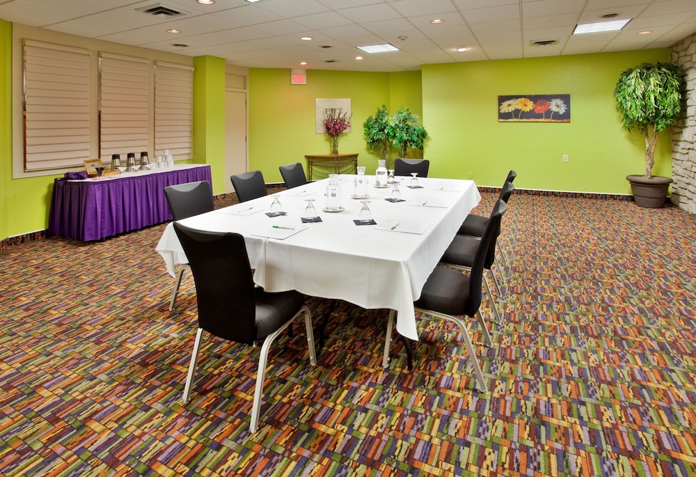 Holiday Inn Manhattan at the Campus by IHG - photo 20