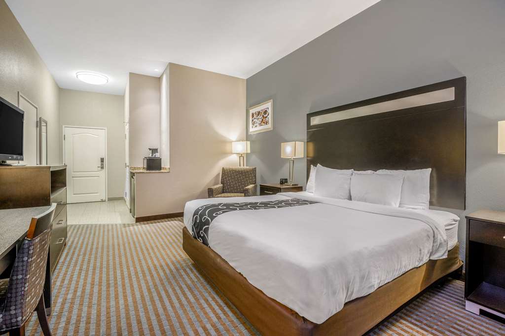La Quinta Inn & Suites by Wyndham Glendive - photo 21