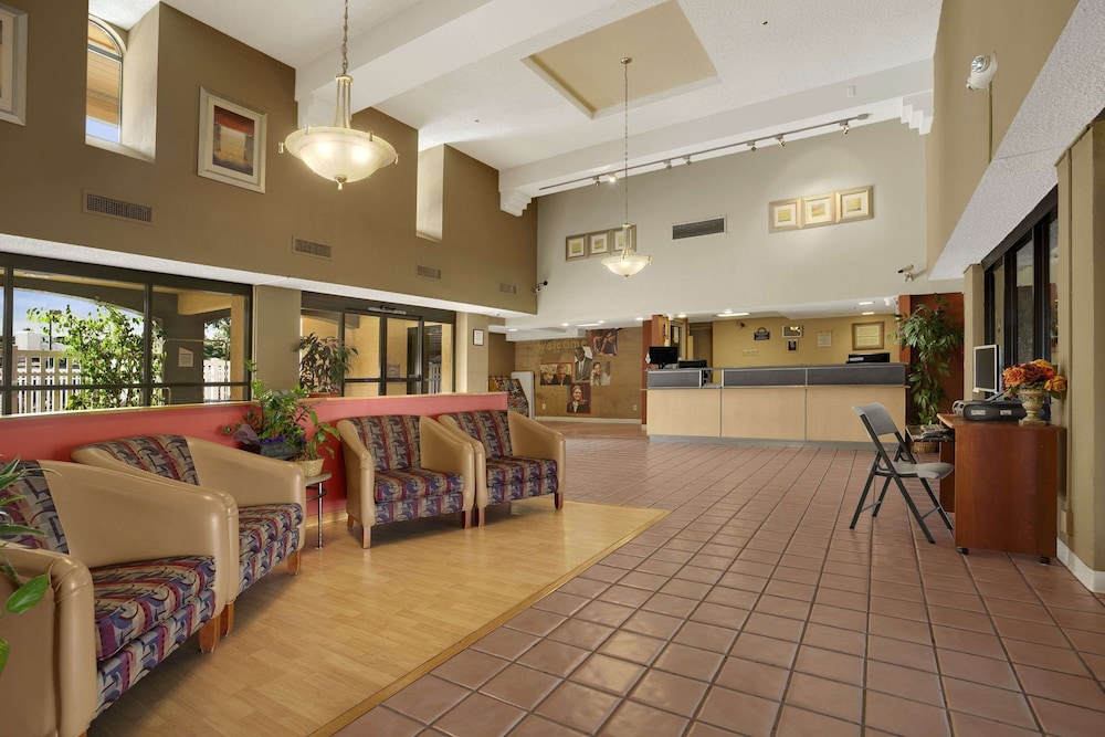 Days Inn by Wyndham Buena Park - photo 3