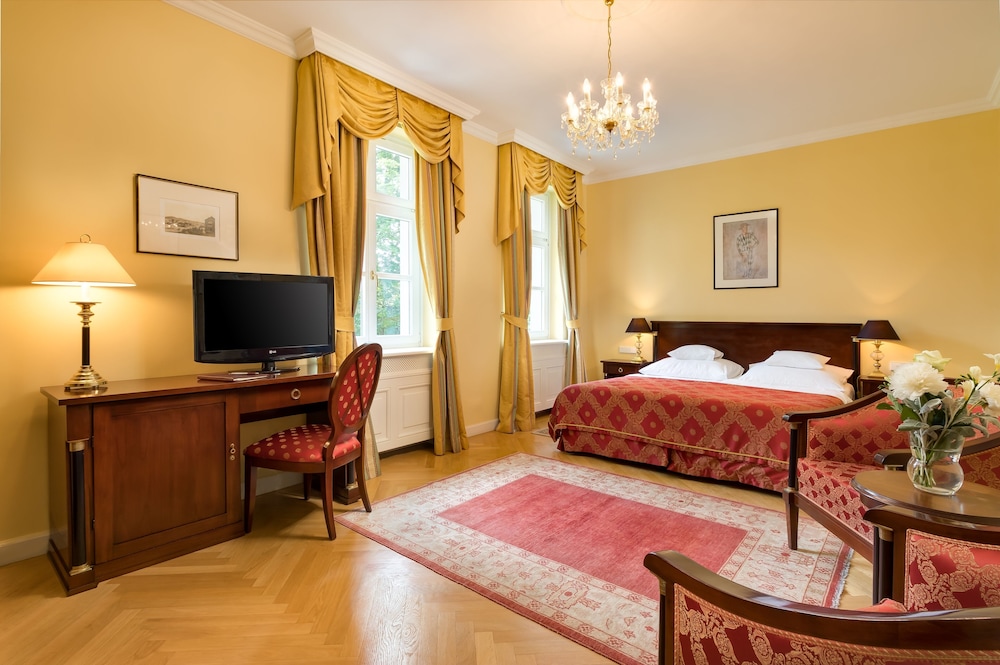 Gróf Degenfeld Castle Hotel Superior — hotel in Tarcal