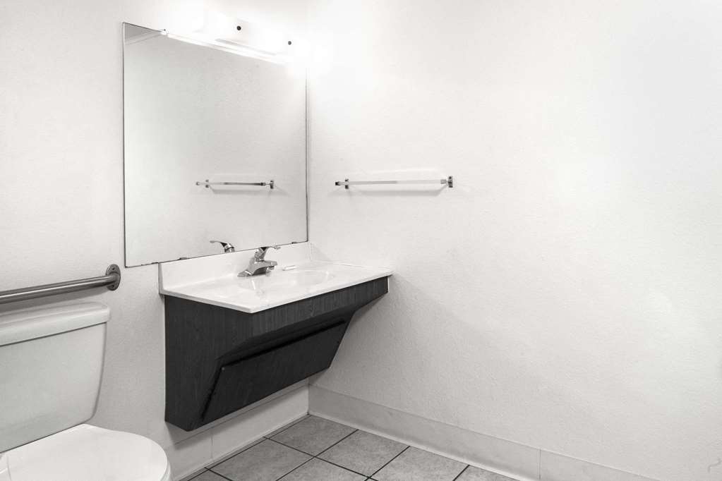 Knights Inn Pittston - photo 9