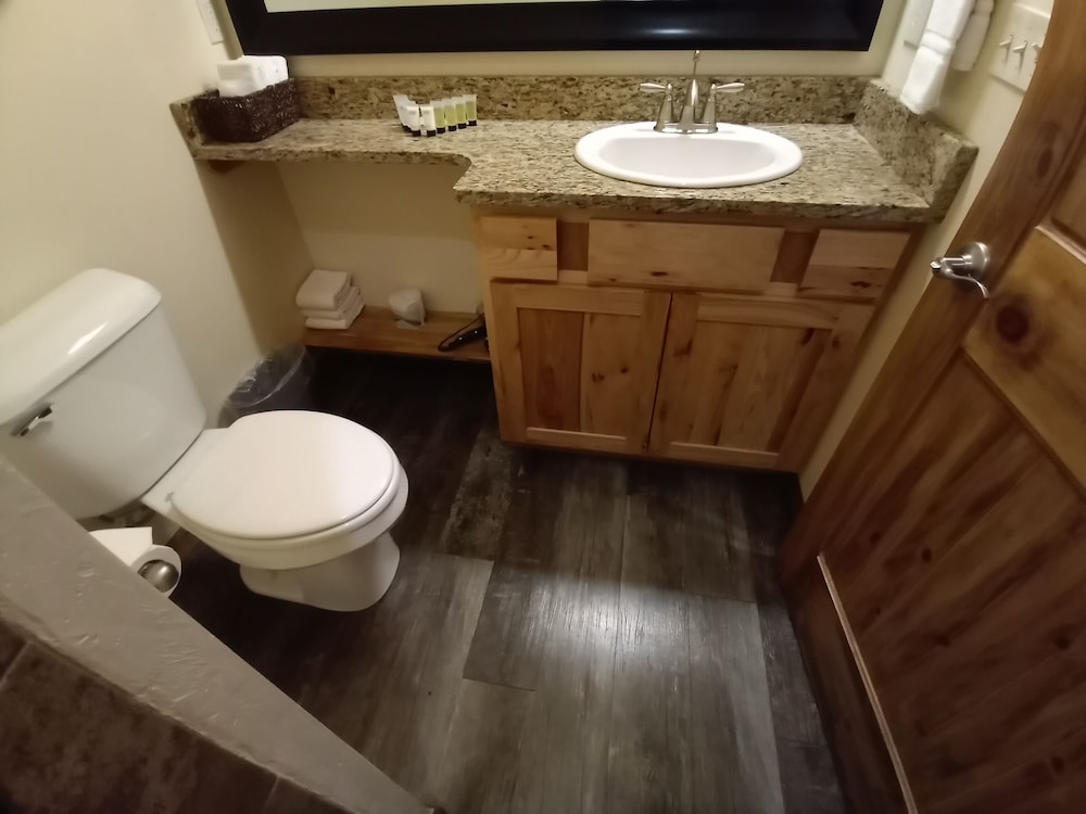 Yellowstone Riverside Cottages - photo 57