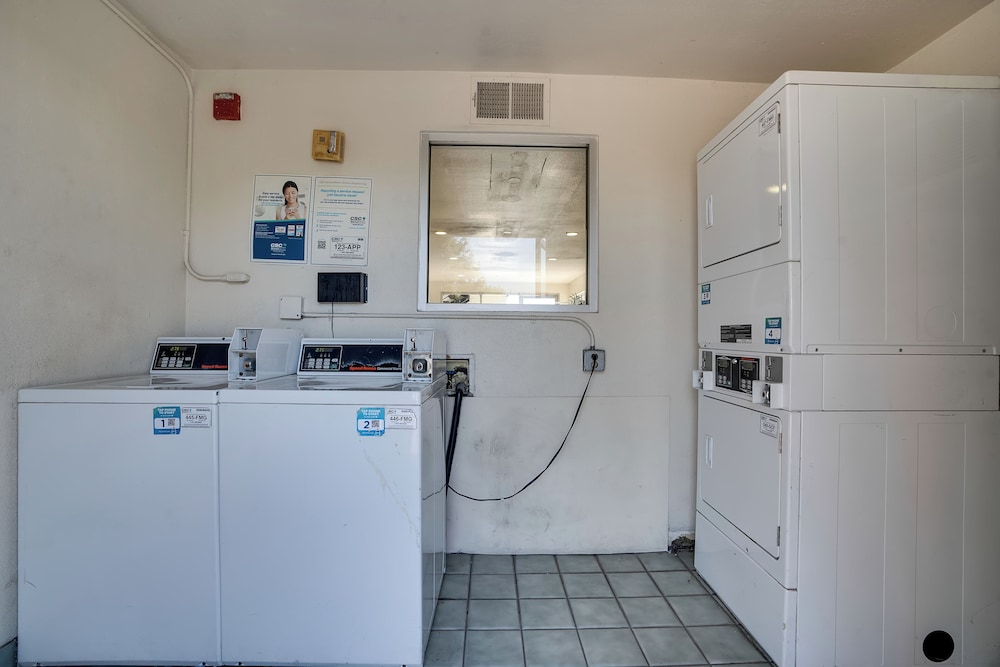 Econo Lodge Stockton near I 5 Fairgrounds - photo 35