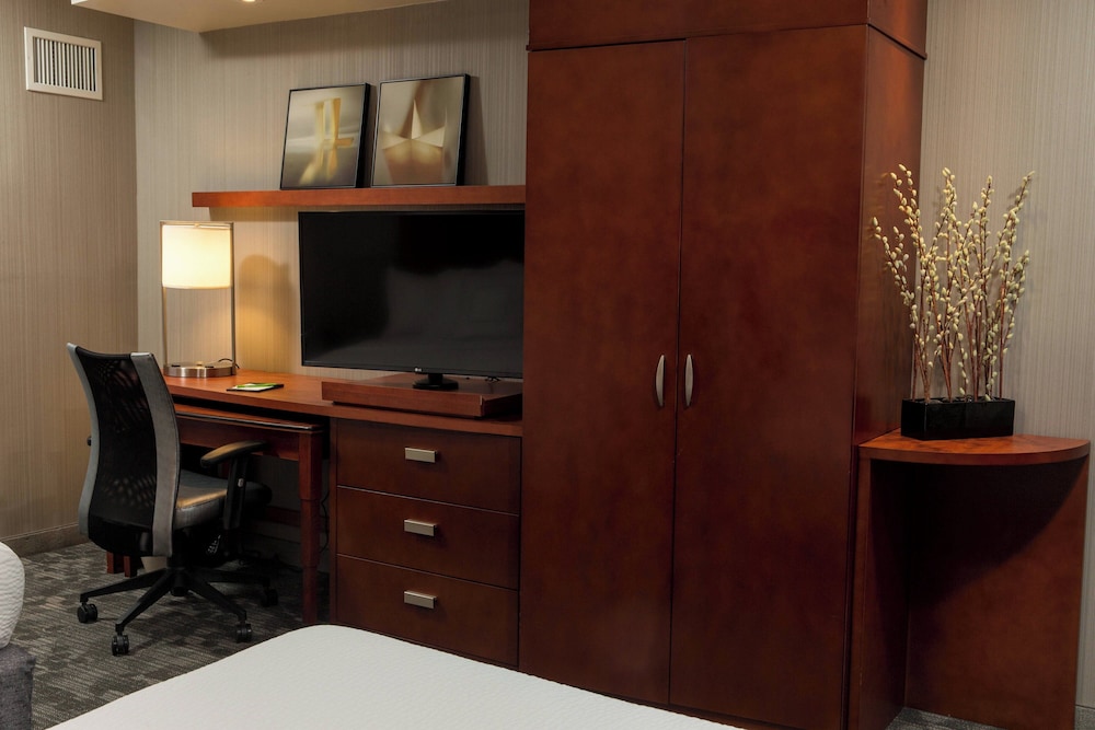 Courtyard Marriott Lafayette - photo 8