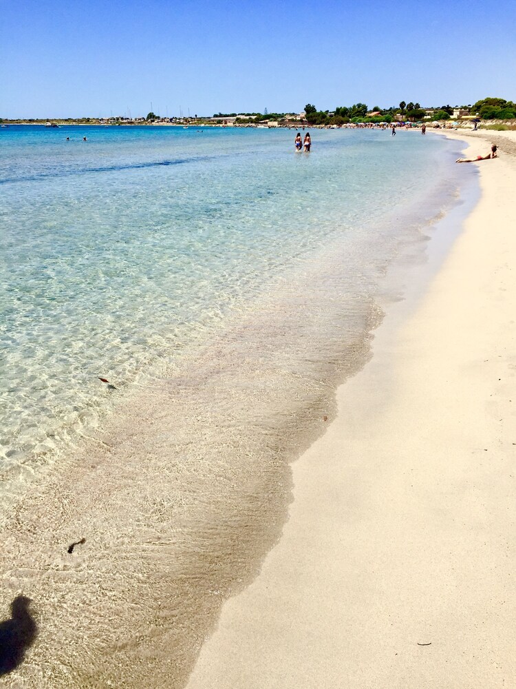 Villa Giulia 50 m dal mare a Portopalo — 4-Star Luxury Hotel in Portopalo Di Capo Passero, Italy
