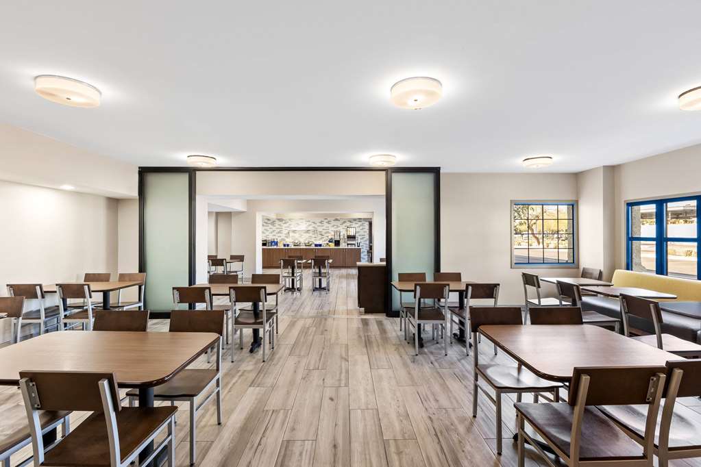 Days Inn & Suites by Wyndham Mesa Near Phoenix - photo 15