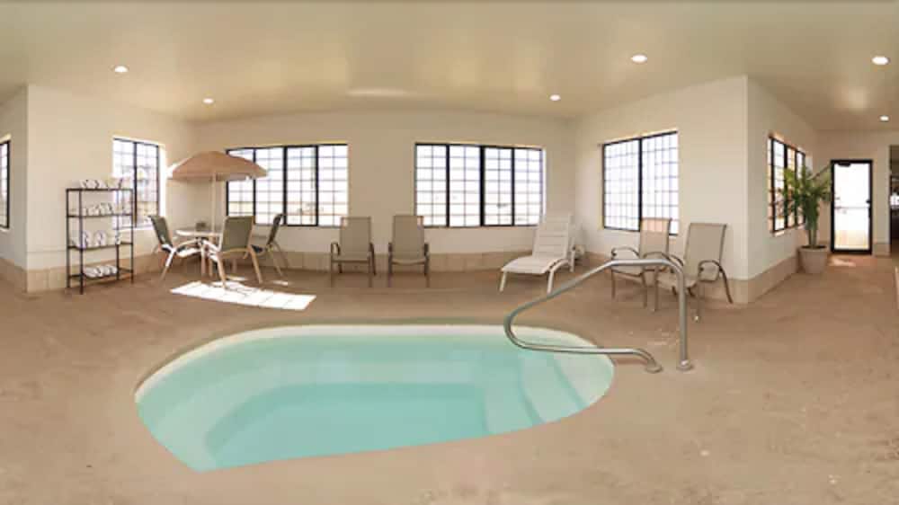 Holiday Inn Express & Suites Plainview by IHG - photo 15