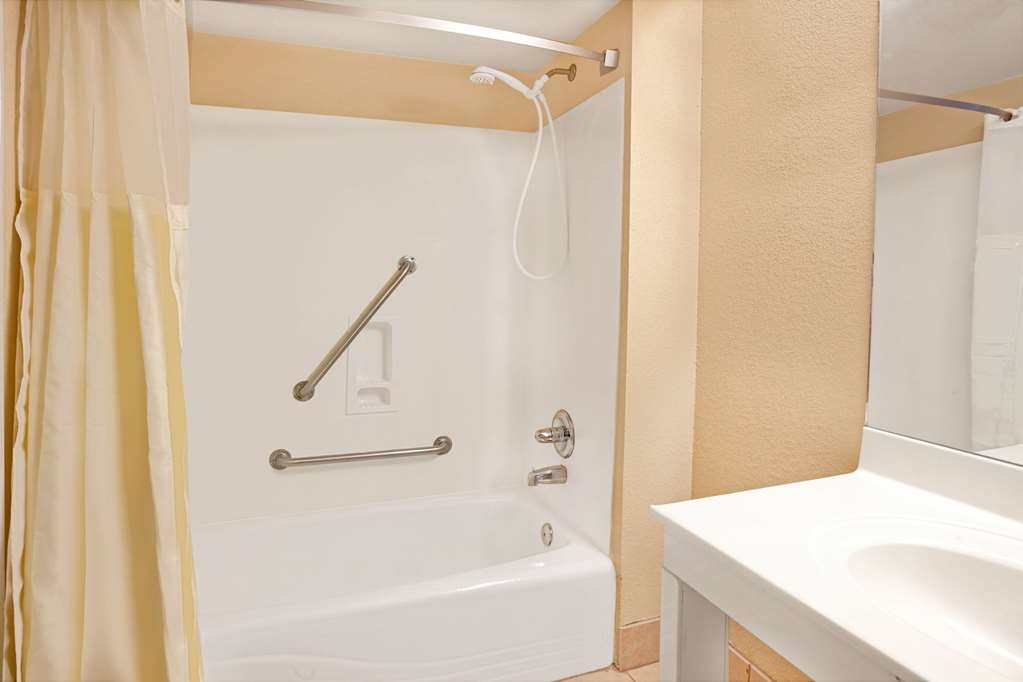Super 8 by Wyndham Acworth Atlanta Area - photo 12