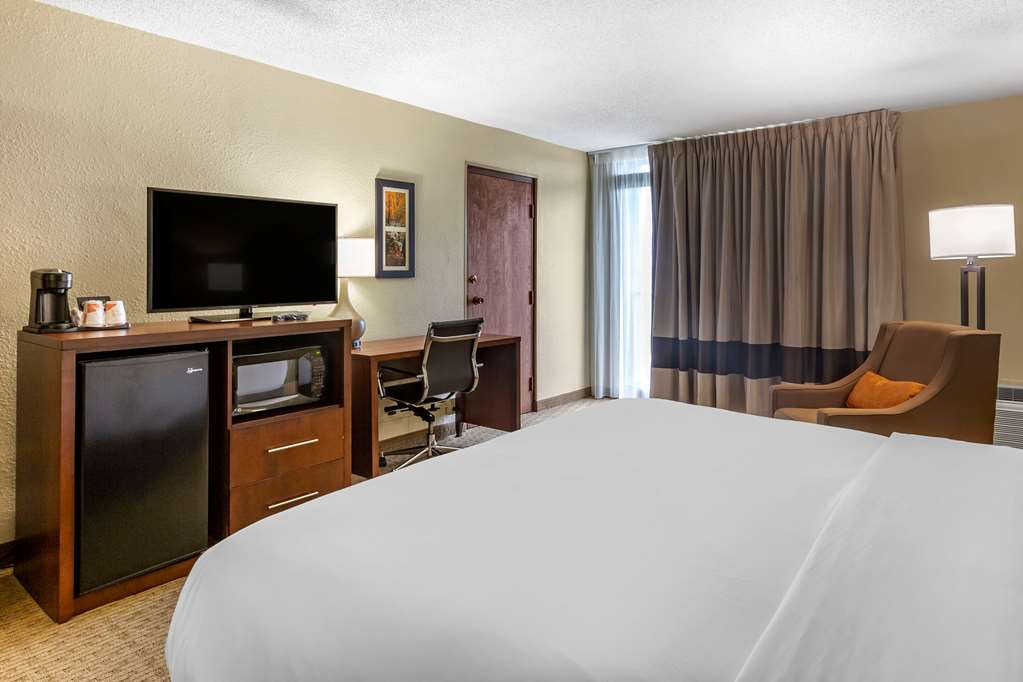 Comfort Inn & Suites near Danville Mall - photo 12