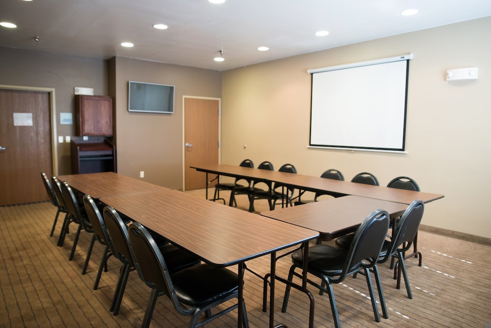 Holiday Inn Express Devils Lake by IHG - photo 43