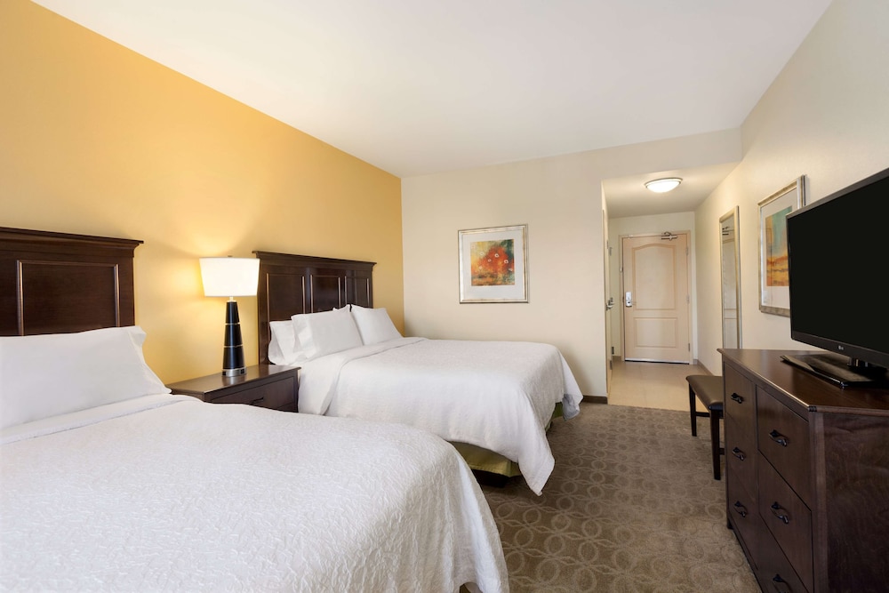 Hampton Inn & Suites San Bernardino - photo 12