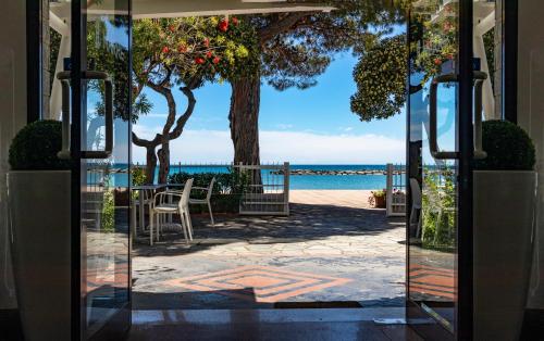 Hotel Le Palme in San Bartolomeo Al Mare, Italy