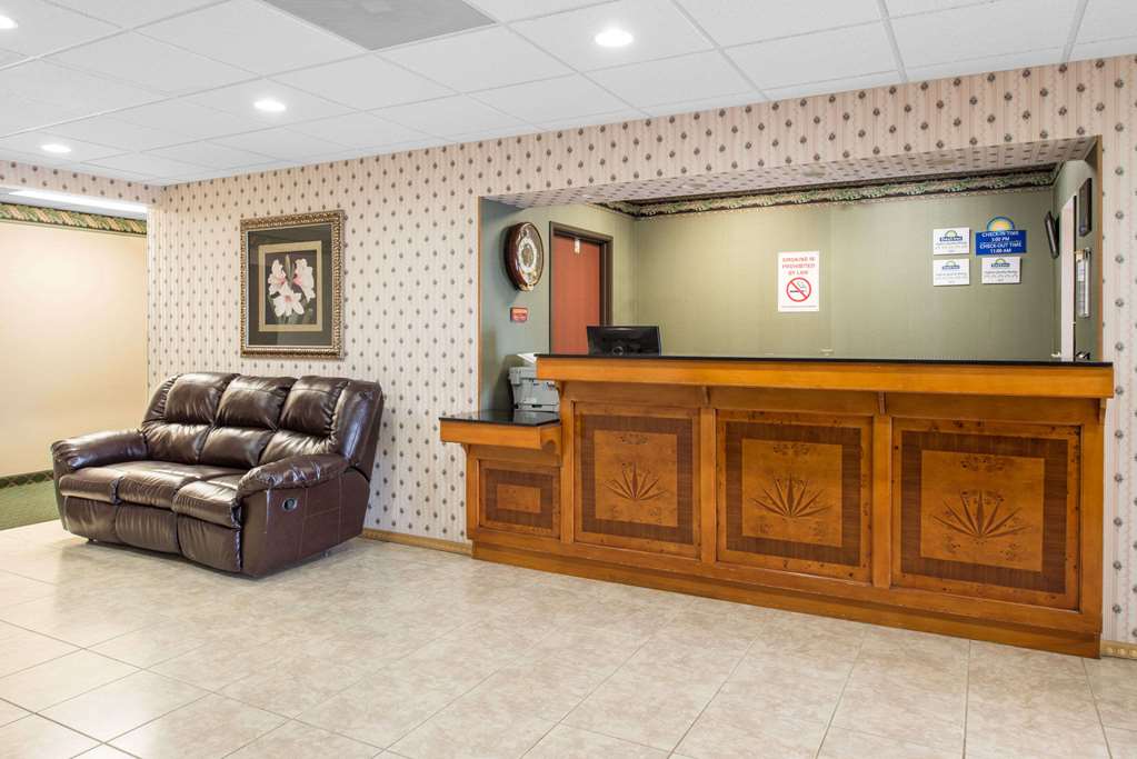 Days Inn by Wyndham Sullivan - photo 2