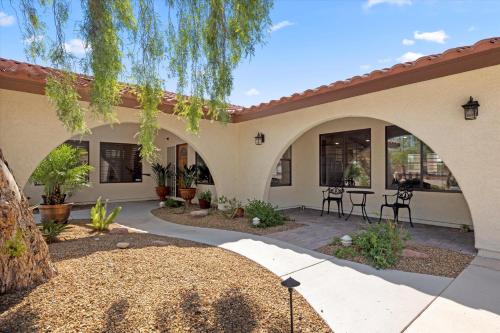 Villa 1 level on half acre 12 min to Strip — 4-Star Luxury Hotel in Las Vegas, United States