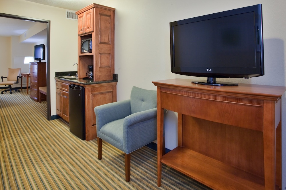 Holiday Inn Express Hotel & Suites Fredericksburg by IHG - photo 5