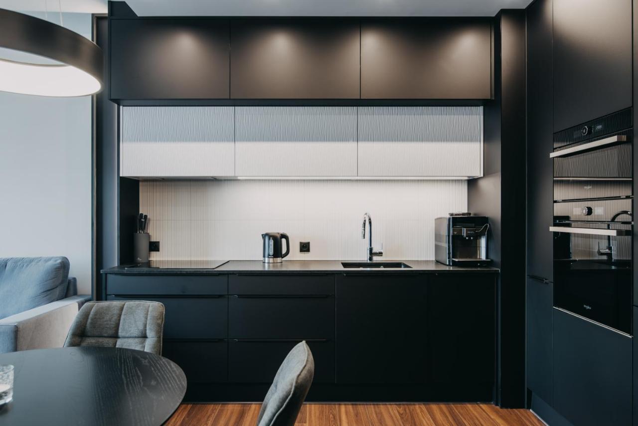 Black&White Bukowska18 B Apartment with Balcony and Garage — 4-Star Luxury Hotel in Poznan, Poland