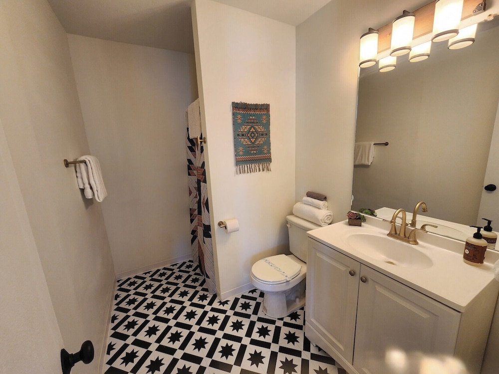 Southwest Motel - photo 20