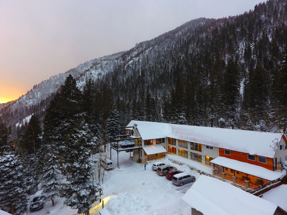 Columbine Inn Conference Center — Taos