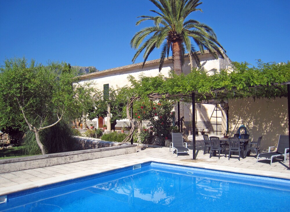 Villa Can Fanals — 4-Star Luxury Hotel in Alcudia, Spain