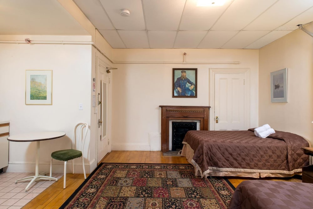The Farrington Inn - photo 15