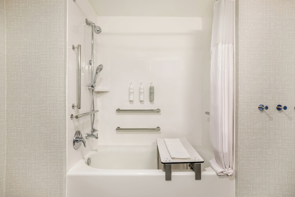 Hampton Inn Fort Myers Downtown - photo 16