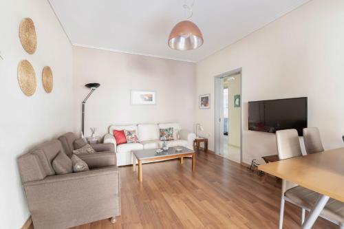 Heart of Koukaki Flat Near Acropolis & Filopappou — 4-Star Luxury Hotel in Athens, Greece