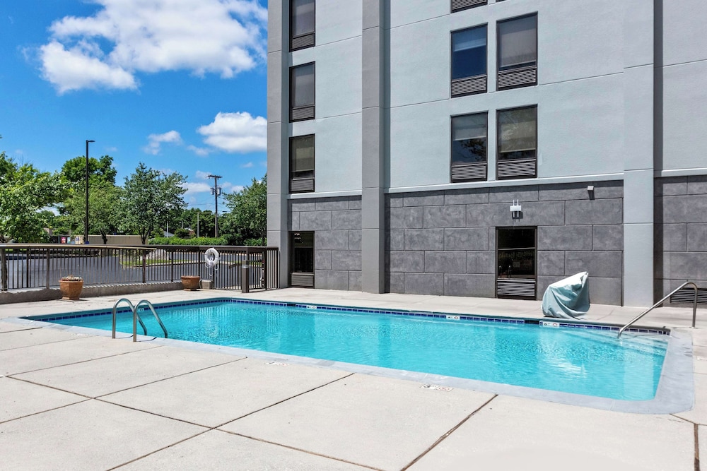 Hampton Inn Knoxville Airport - photo 18