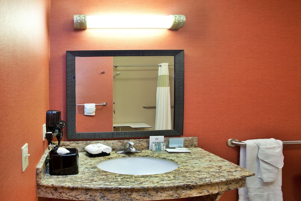 Hampton Inn & Suites Morgan City - photo 36