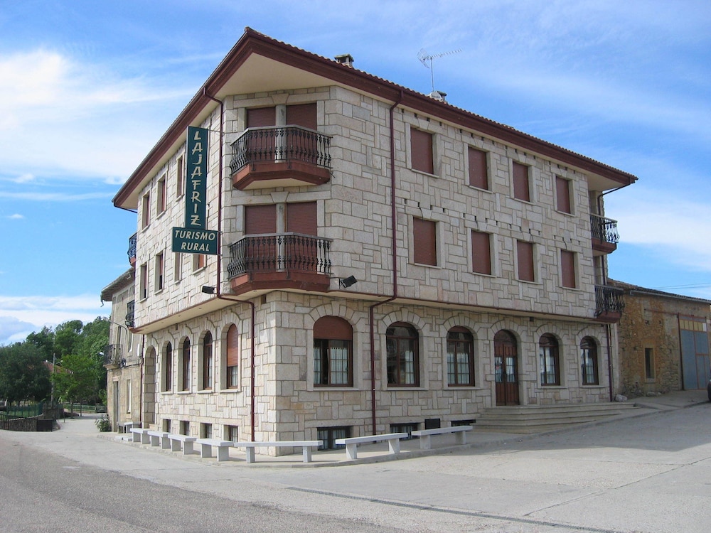 Centro De Turismo Rural Lajafriz — Fonfria